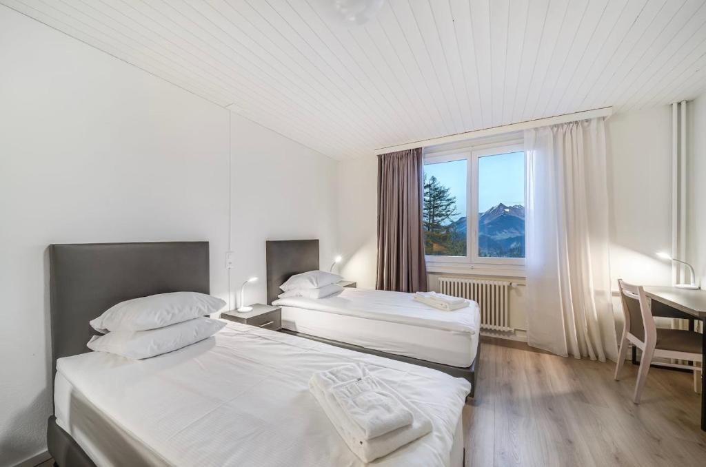 Modern mountain room with shared bathroom at 500m to Ski Lifts and Leysin center room 2